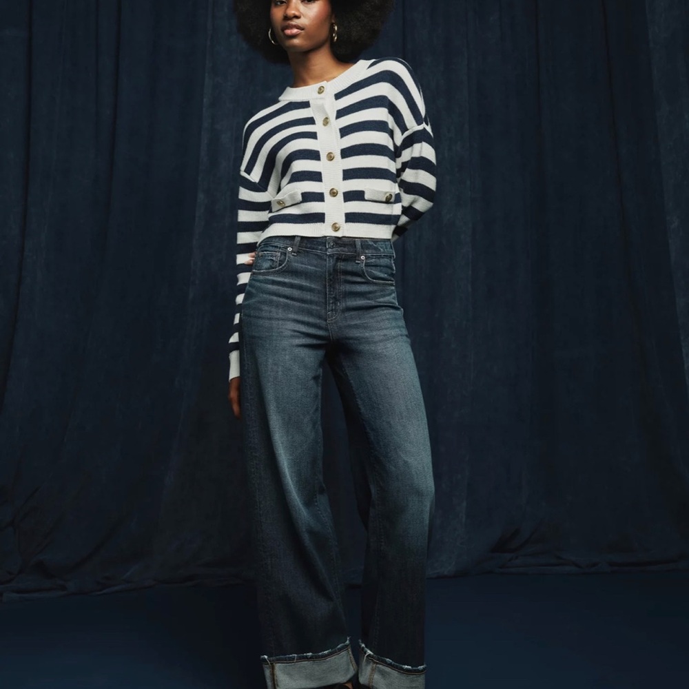 AE Dreamy Drape Stretch Super High-Waisted Baggy Wide-Leg Jean